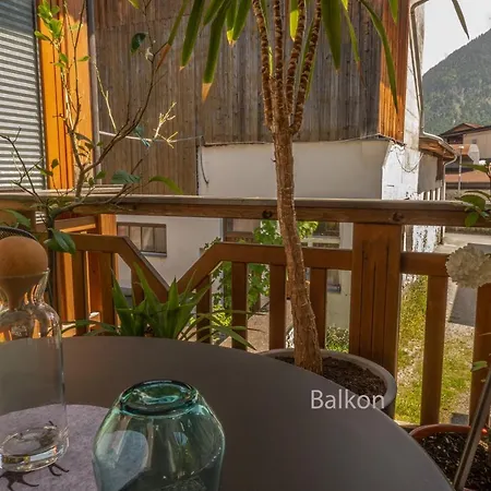 Gori Boutique - Tirol Ройте